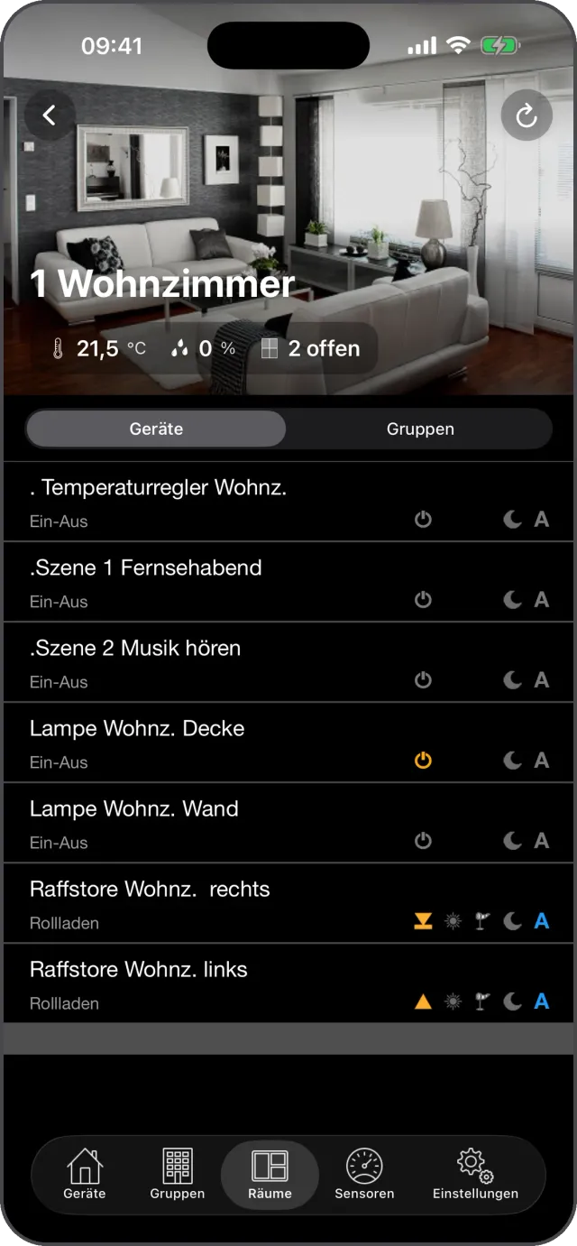 Neon Home Raumansicht Wohnzimmer: das Raumfoto füllt den Kopfbereich und zeigt darüber Temperatur, Luftfeuchte und die Zahl offener Rollladen, darunter die Geräteliste des Raums mit Szenen, Lampen und Raffstores
