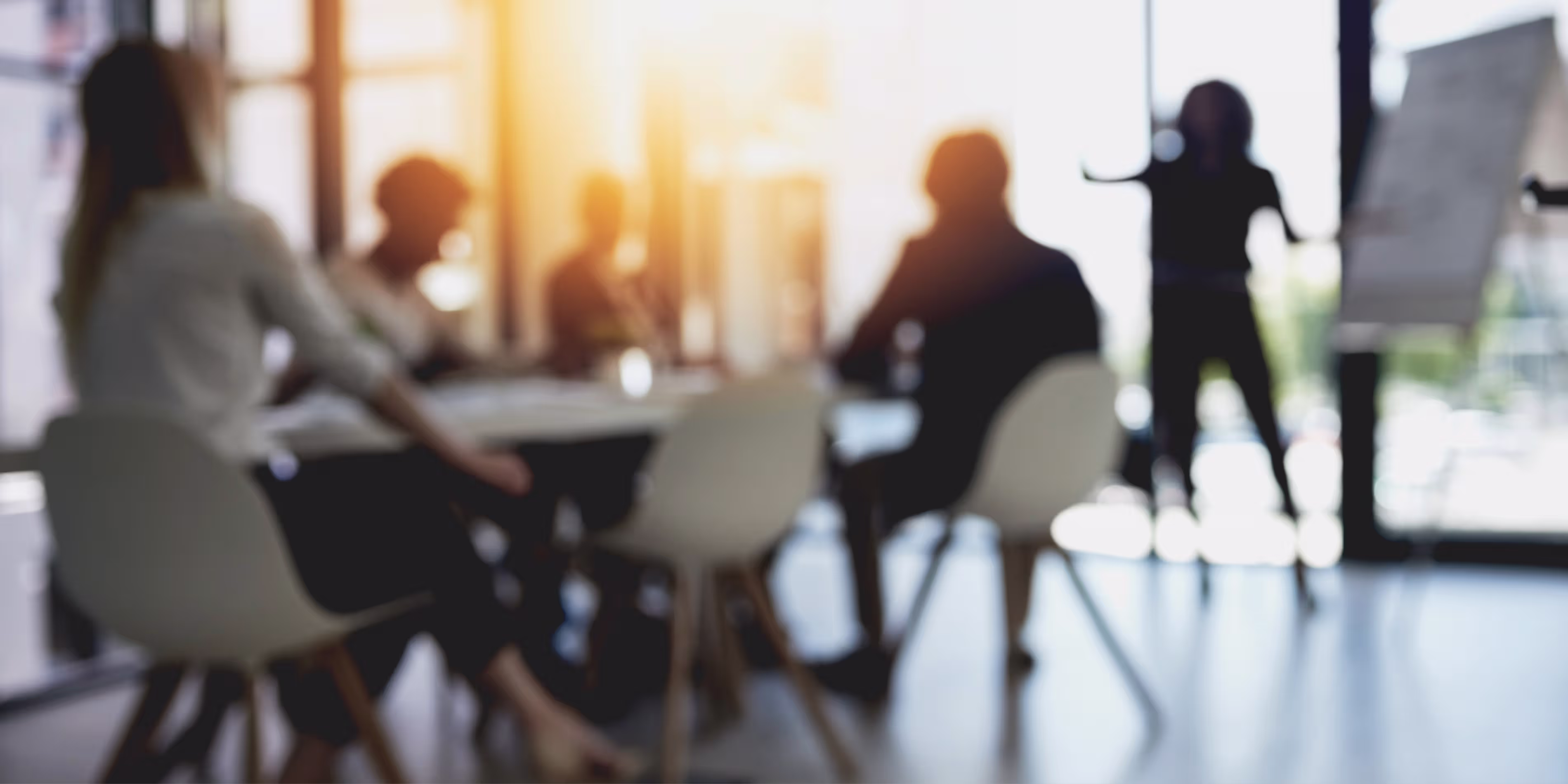 Designteam beim Brainstormen